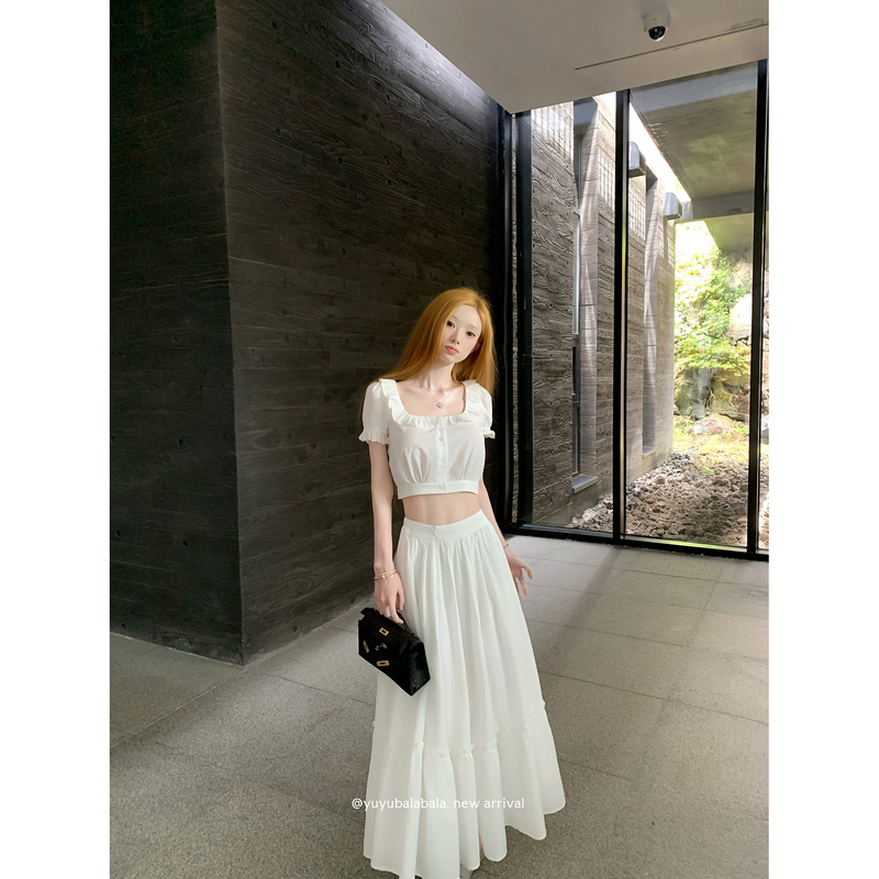 Squid and Frozen Pear Soup Yuyu【Letter from Madrid】Square-Neck Ruffled Top A-Line Wide Skirt Set