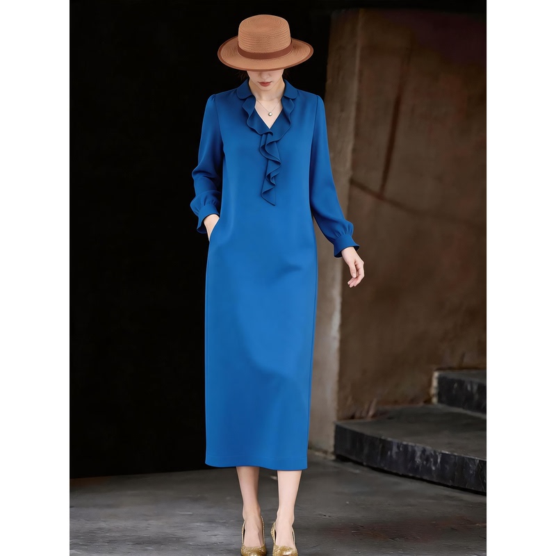 Casual and Sophisticated Blue Dress for Women, Long-Sleeved, with a Flowing Collar, Elegant and High-End, Long Dress, New for the Autum of 2026