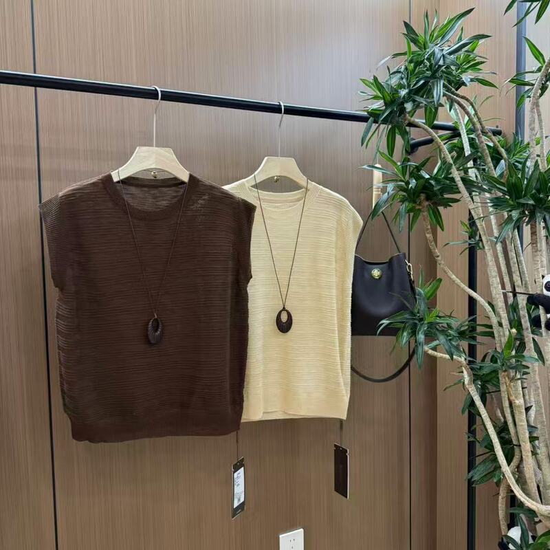 2756 # High-Quality Designer Knitted Vest
