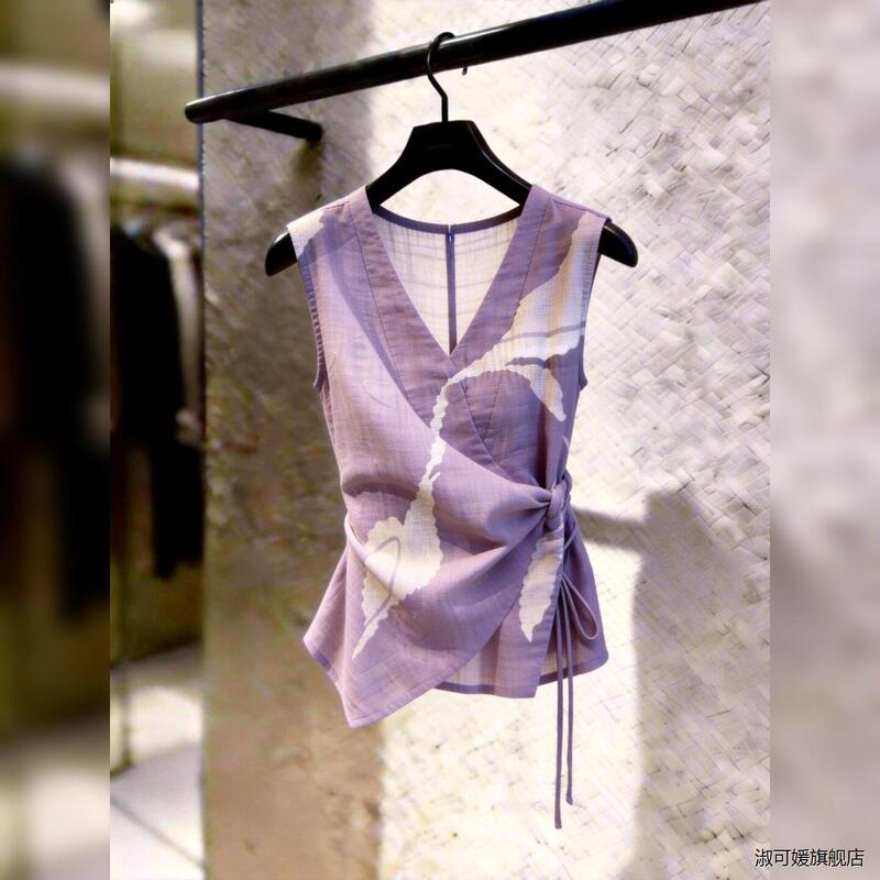 2026 Summer New Style Purple Printed Sleeveless Top for Women with a Unique Design, Niche Style, Tie-Waist, and Elegant Shirt