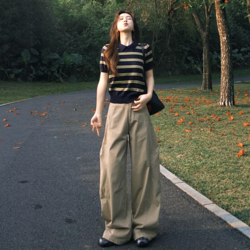 Korean Uamtor High-End Sports Suit for Women, Summer Striped Polo Collar Short-Sleeve Workwear Wide-Leg Pants Two-Piece Set Korean Uamtor High-End Sports Suit for Women, Summer Striped Polo Collar Short-Sleeve Workwear Wide-Leg Pants Two-Piece Set