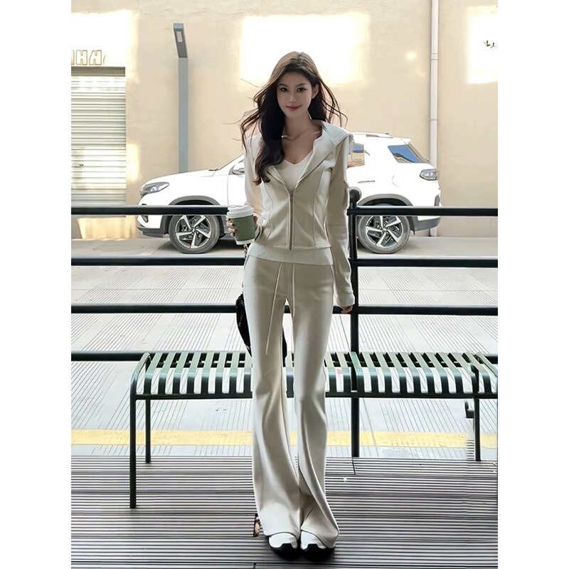 Korean Uamtor Hooded Knit Suit for Women, Autumn High-End Zipper Cardigan with Flared Wide-Leg Pants Two-Piece Set Korean Uamtor Hooded Knit Suit for Women, Autumn High-End Zipper Cardigan with Flared Wide-Leg Pants Two-Piece Set