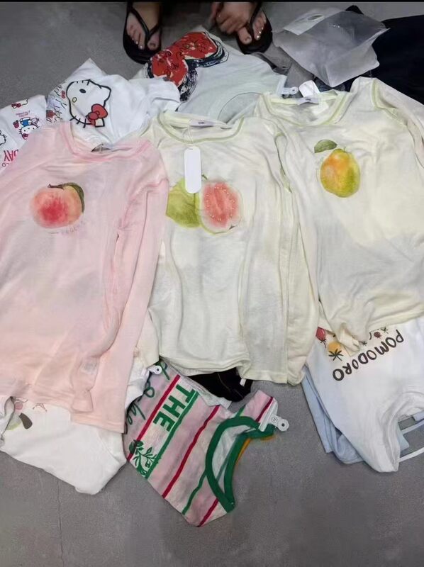 The Price Has Been Set for the Sweet Guava Hand-Painted Print Sun Protection Shirt, a Lazy, Loose, Slightly Sheer, Ice-Feel Cover-Up T-Shirt 066 The Price Has Been Set for the Sweet Guava Hand-Painted Print Sun Protection Shirt, a Lazy, Loose, Slightly Sheer, Ice-Feel Cover-Up T-Shirt 066