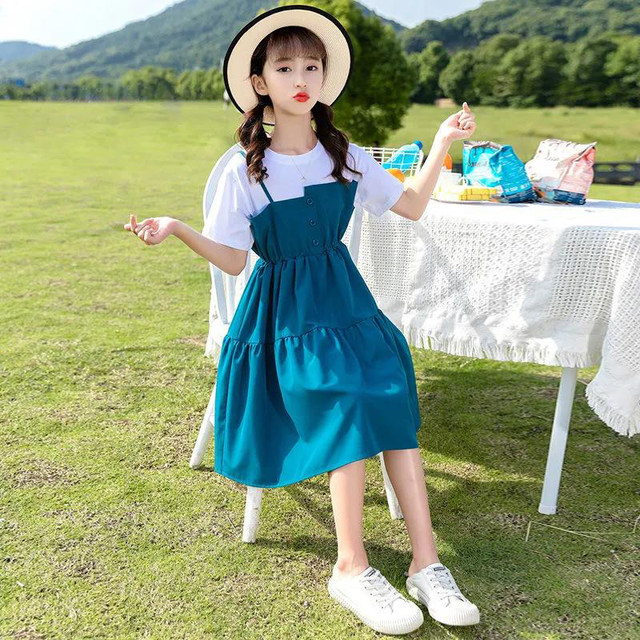 Clearance pick-up counters withdrew Western-style medium-sized children's and girls' dresses in summer fashionable and casual fake two-piece skirts