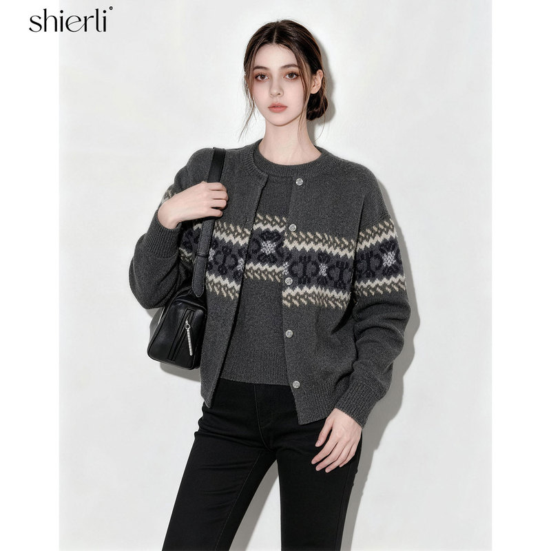 Shierli 2026 Nordic Style Retro Fair Isle Jacquard Long-Sleeved Knitted Cardigan Round Neck Versatile Vest Shierli 2026 Nordic Style Retro Fair Isle Jacquard Long-Sleeved Knitted Cardigan Round Neck Versatile Vest