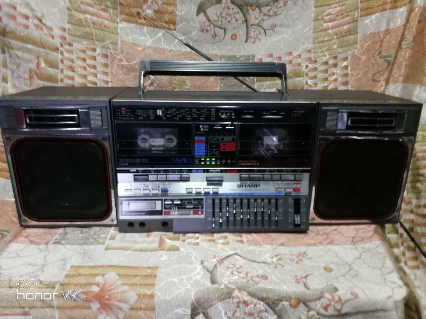 The Sharp GF-800 tape recorder (original in Japan) is fully functional