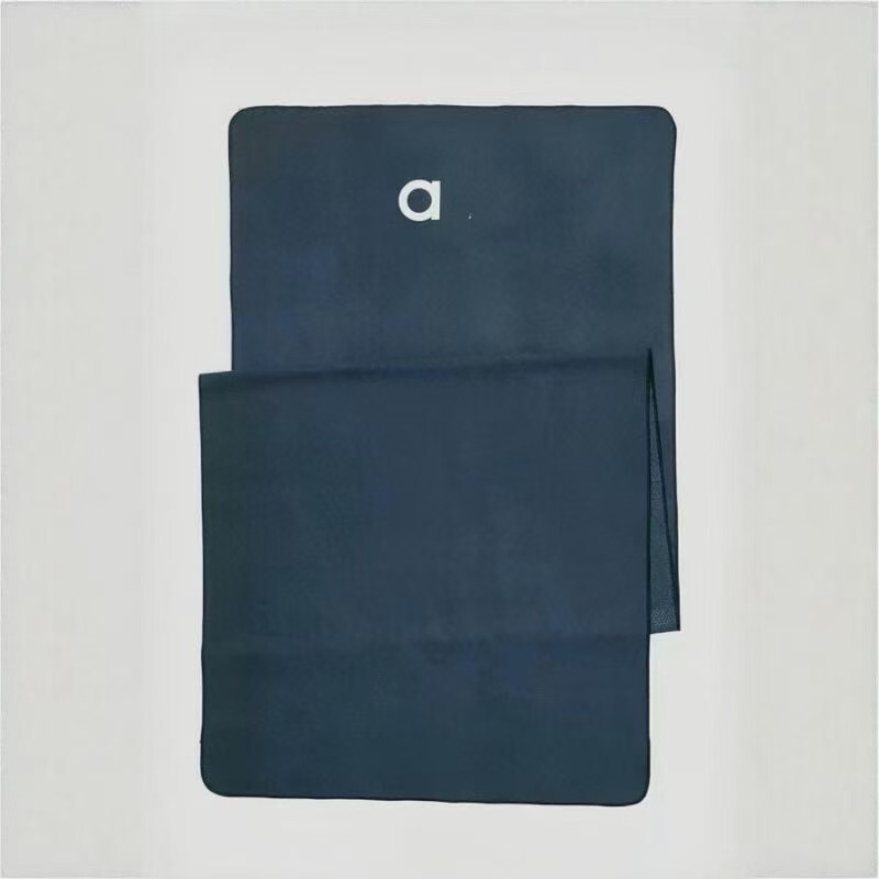 High-End Yoga Towel for Export 183X68 Non-Slip Towel with Silicone Towel for Sweat Absorption and Quick Drying