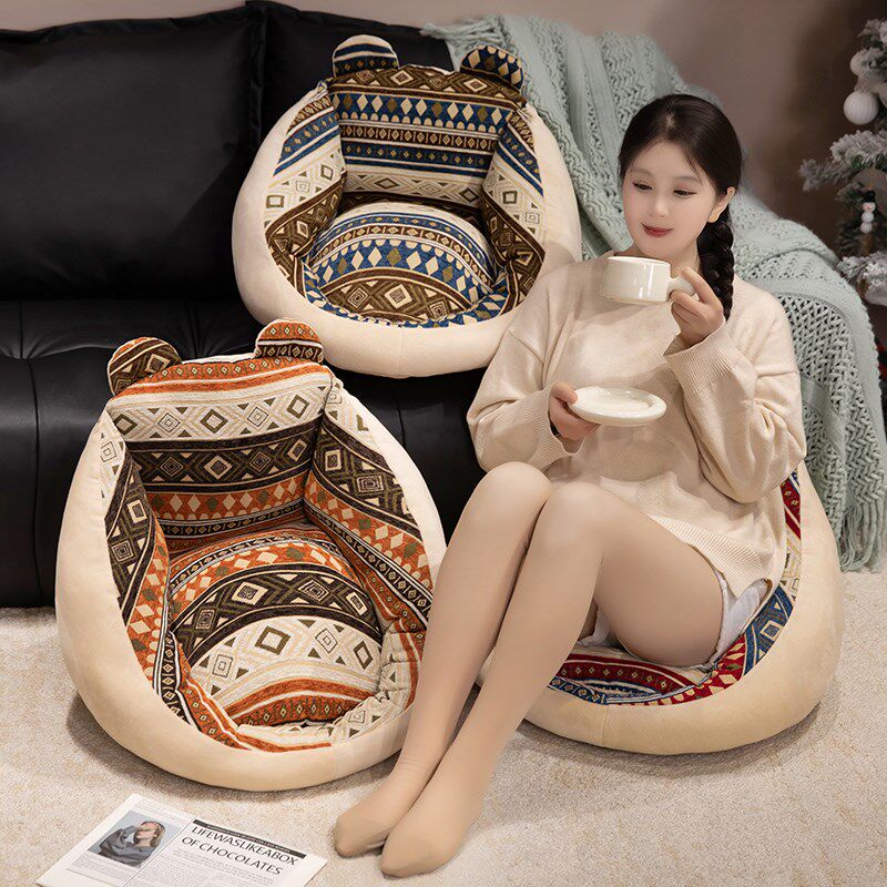 Ethnic style futon cushions on the ground, lazy people sitting on tatami, Japanese style bedroom home balcony bay window floor thickening