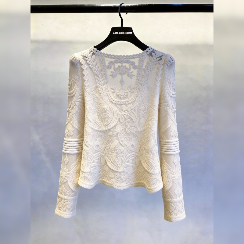 French-Style White Lace Patchwork Long-Sleeve Top for Women, 2026 Autumn New Slim-Fit, Elegant, Versatile and Fashionable Blouse