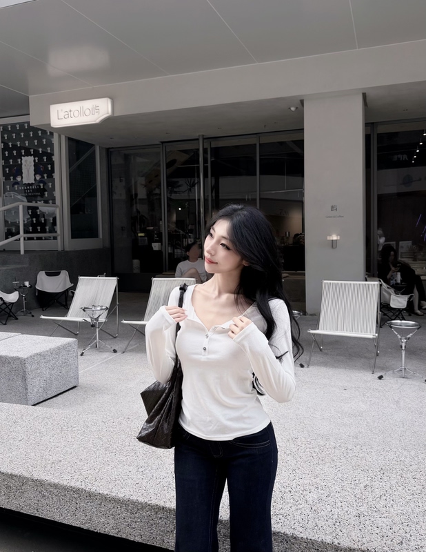 Ruby Momo Ace Inner Layer Simple Basic Solid Color Henley Collar Base Shirt Ruby Momo Ace Inner Layer Simple Basic Solid Color Henley Collar Base Shirt