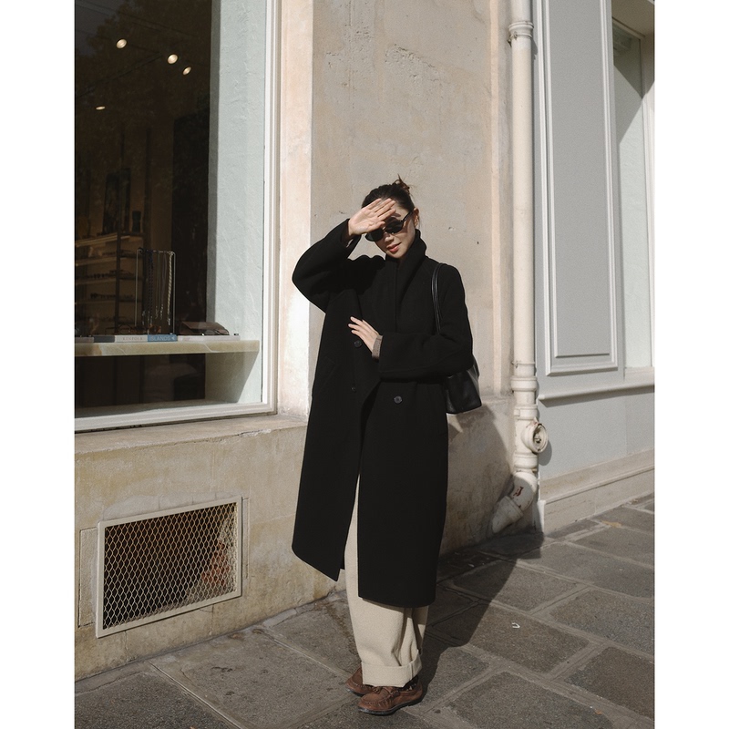 Weaving | Row Is Light, Warm, and Soft, with a Velvet-Like Surface, and a Wool Double-Faced Coat. Weaving | Row Is Light, Warm, and Soft, with a Velvet-Like Surface, and a Wool Double-Faced Coat.