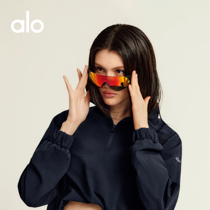 Alo | Women's Alumni Loose-Fitting Short Sports Training Half-Zip Pullover