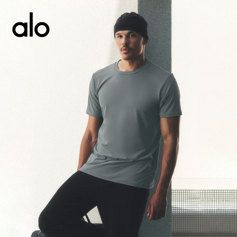 Alo|Men's Conquer Reform Sports Training Yoga Crew Neck Short Sleeve T-Shirt Alo|Men's Conquer Reform Sports Training Yoga Crew Neck Short Sleeve T-Shirt