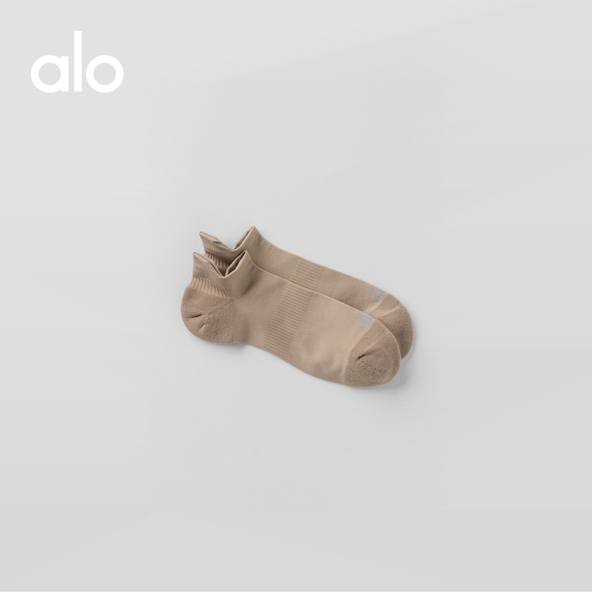 Alo｜อุปกรณ์เสริมแนวสปอร์ต ลำลอง สุดทันสมัย สำหรับทั้งชายและหญิง ถุงเท้าทรงเรือ