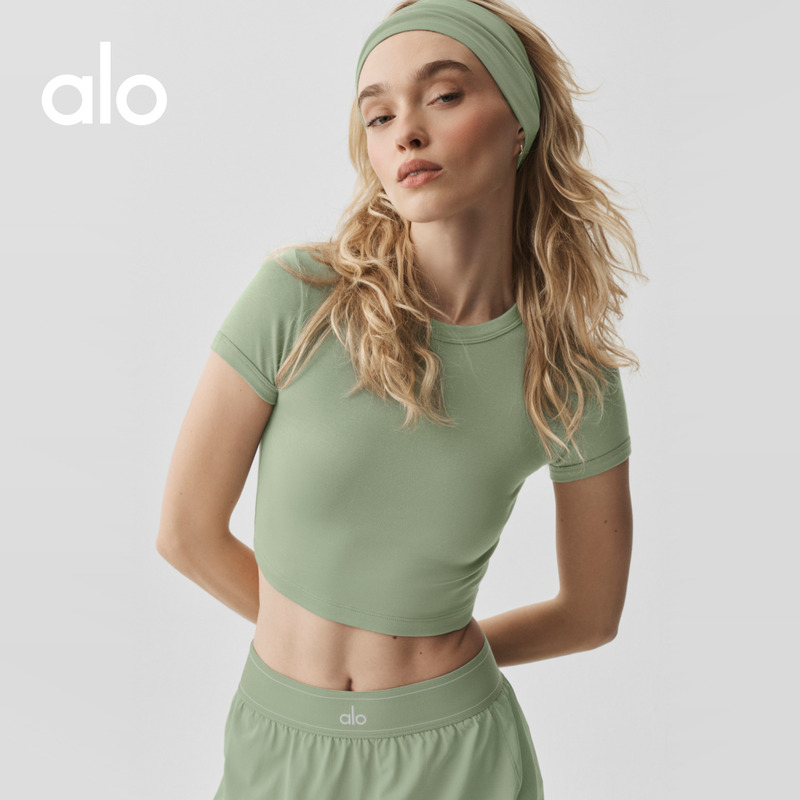 Alo｜Women's Timeless Slim Fit Short Casual Yoga Crew Neck Short Sleeve T-Shirt