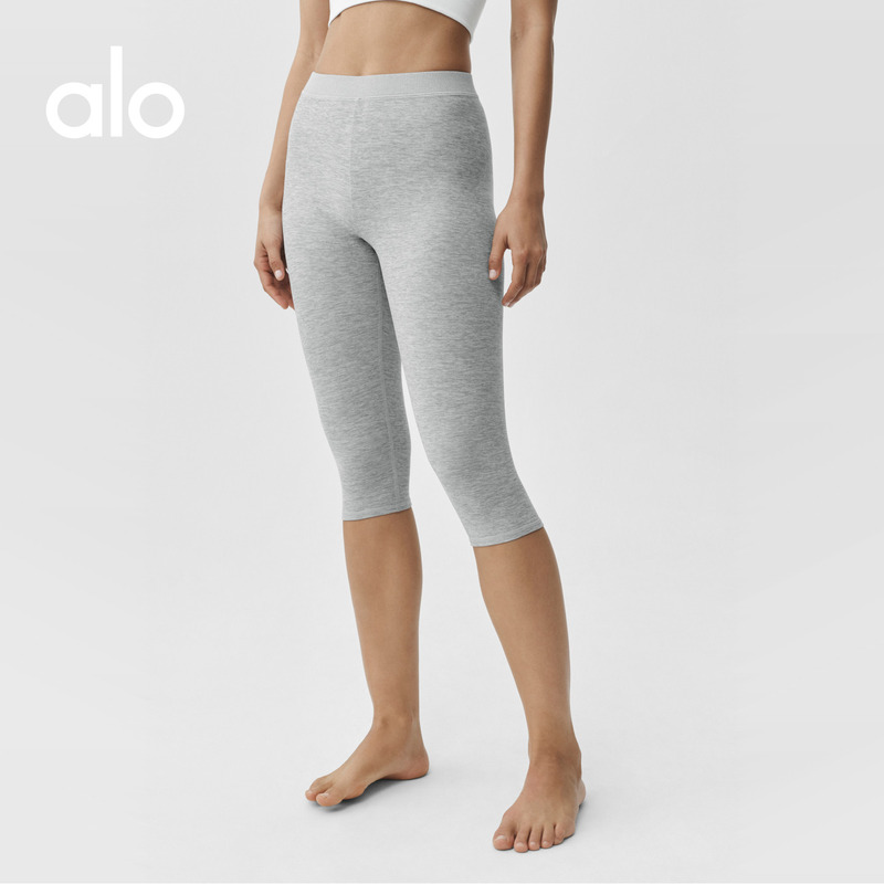 Alo|Women's Alosoft Iconic 90's High-Waisted Sports Capri Yoga Pants Alo|Women's Alosoft Iconic 90's High-Waisted Sports Capri Yoga Pants