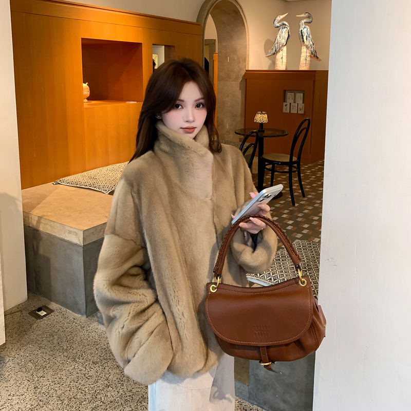Youmi Fur Velvet Whole Mink Fur Coat with Stand Collar + Vertical Rows of Small Mink Fur Coat Youmi Fur Velvet Whole Mink Fur Coat with Stand Collar + Vertical Rows of Small Mink Fur Coat