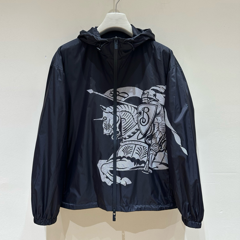 Burberry/Burberry Jacket for Men, Equestrian Knight Print, Contrasting Color Hooded Nylon Windbreaker for Men Burberry/Burberry Jacket for Men, Equestrian Knight Print, Contrasting Color Hooded Nylon Windbreaker for Men