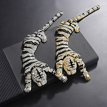 Heavy-Duty Original Exaggerated Tiger Brooch, Alloy Long Shawl Pin, Animal-Themed Bold Winter Clothing Accessory Decoration