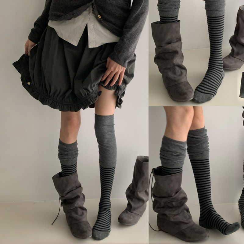 The Dark Gray Striped Patchwork Socks Are so Perfect for the Autumn and Winter Vibe! They Look Great with Short Boots!