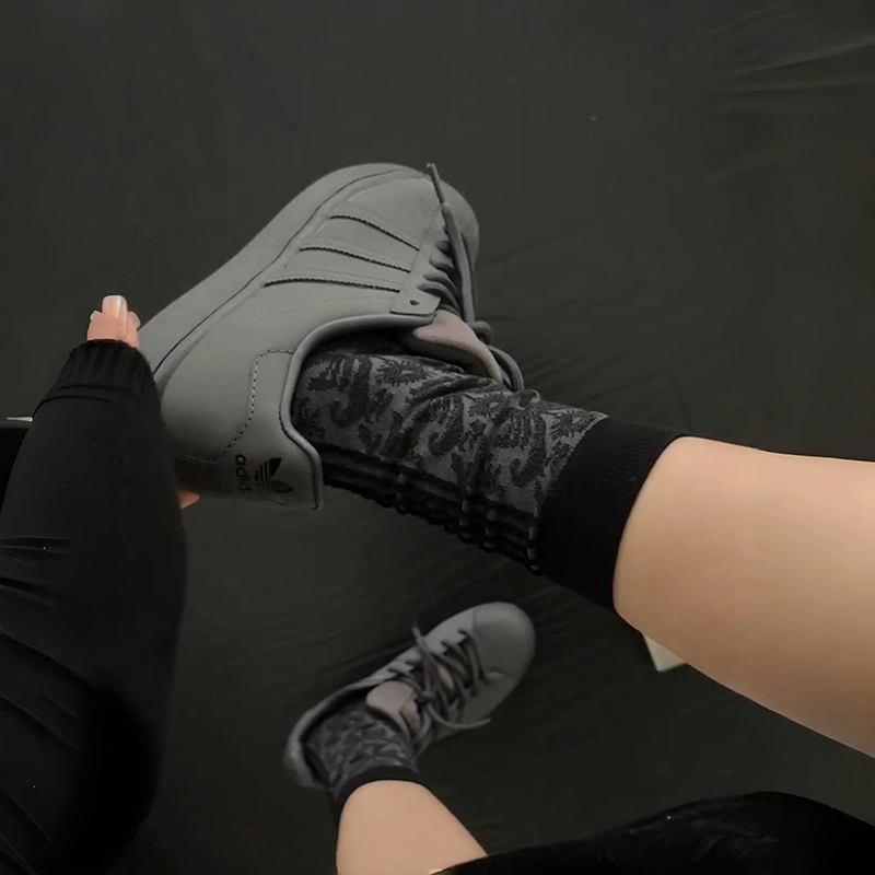 It's Okay if It Looks Good~ the Dark Black Pattern Looks Really Versatile When Worn on the Feet~ High-End Socks for Women, Stacked Socks Made of Cotton