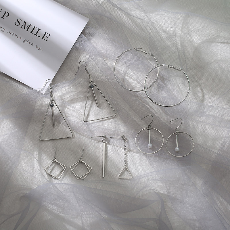 Earrings 2020 New Tide Korea simple temperament earrings female atmospheric cold wind Joker earring pendant niche