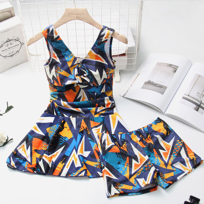 2021 new swimsuit women's conservative sports split two-piece cover belly show thin sexy large size beach swimsuit women