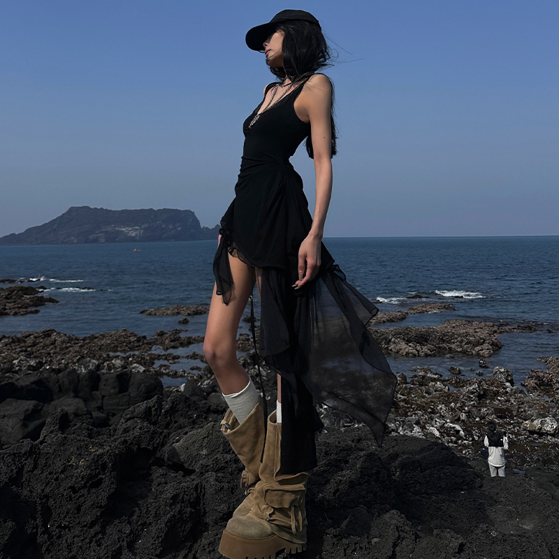 Han Hao Tian Warden Edge Black Knitted Chiffon Dress for Women, Slim Fit, Petite Camisole Dress