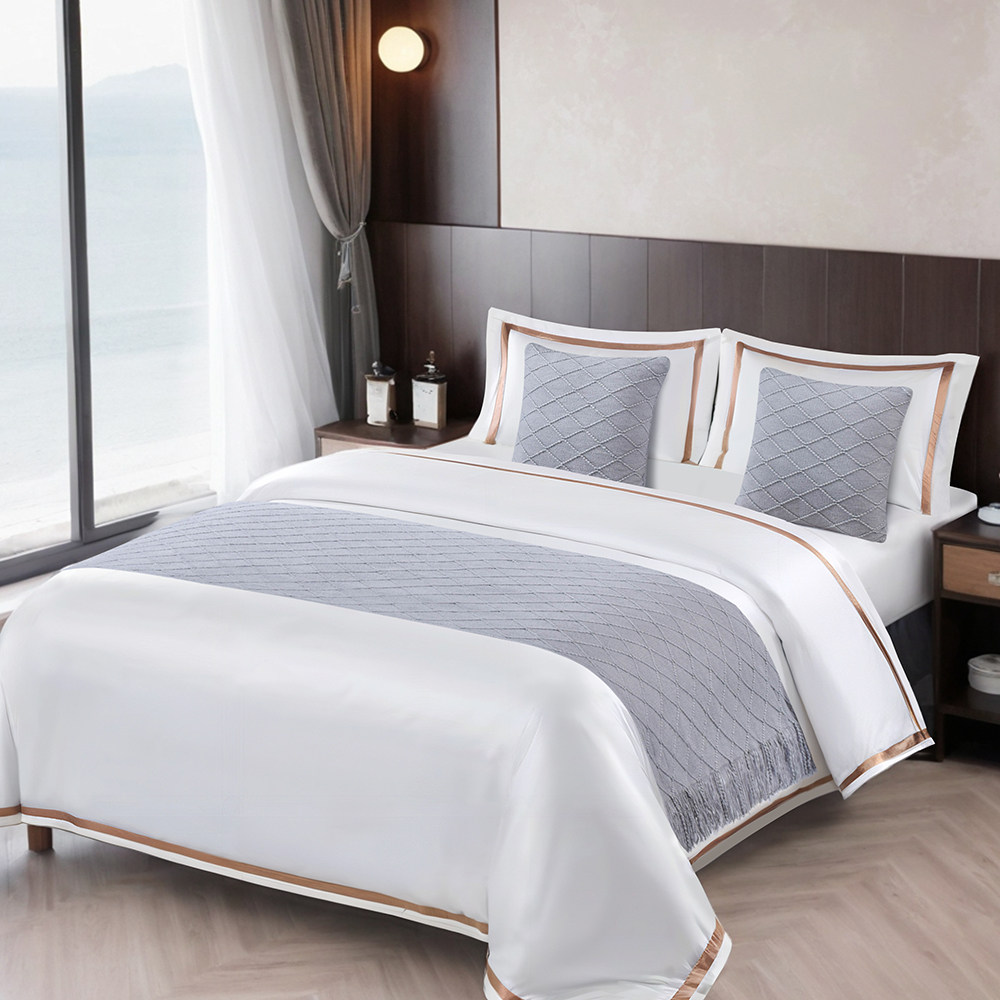 ゲストハウス、ホテル、宿泊施設向けの、モダンでミニマルなライトラグジュアリー寝具：ベッドランナー、ベッドタオル、クッション、無地の寝具、ベッドブランケット、ベッドカバー。