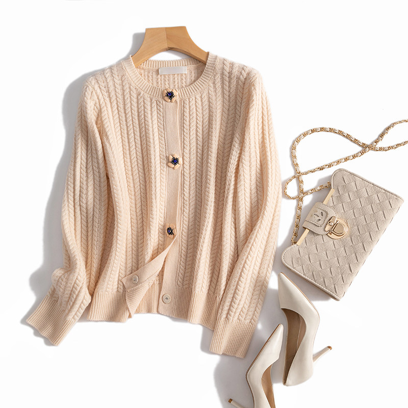 Self - reserved flower button weaving sweater knitting sweater woman