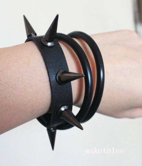 Exaggerated Men's Bracelet, Personalized Black Spiked Bracelet, Leather Spiked Wristband, Punk Accessories, Trendy Women's Bracelet, Couple's Bracelet