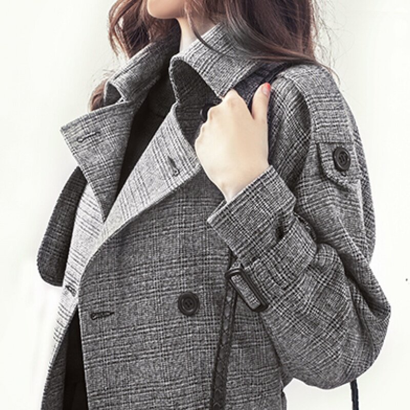 Hong Kong Chaochio in the middle of a long version of the Plaid Windcoat Jacket Woman 2022 Chunqiu New Women's Clothing Loose and Skinny Fur Coats