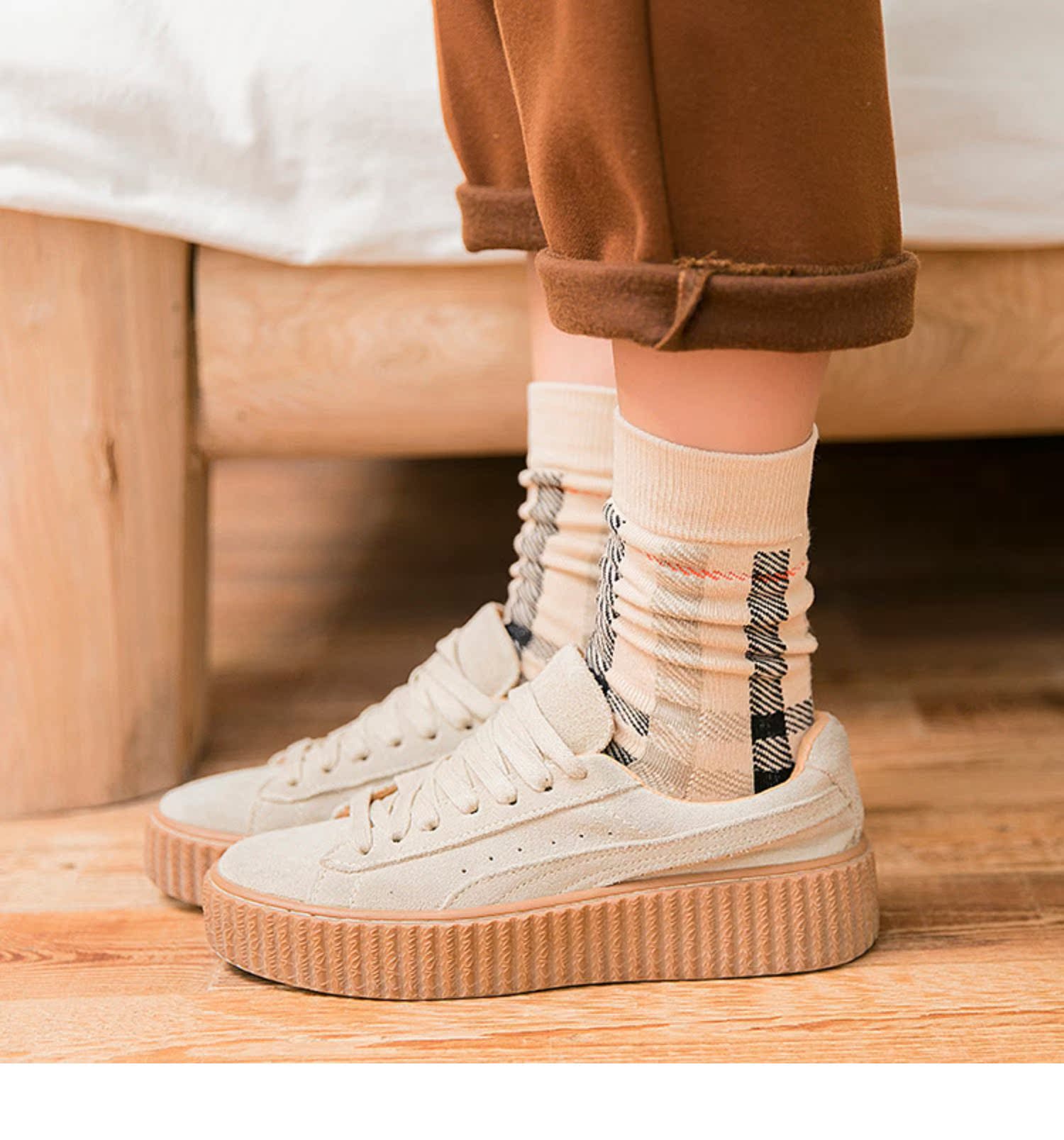 Vớ nữ mùa xuân và mùa thu cotton ống vớ Anh gió retro kẻ sọc thanh lịch cotton khử mùi đại học vớ vớ - Bít tất nữ vớ nữ