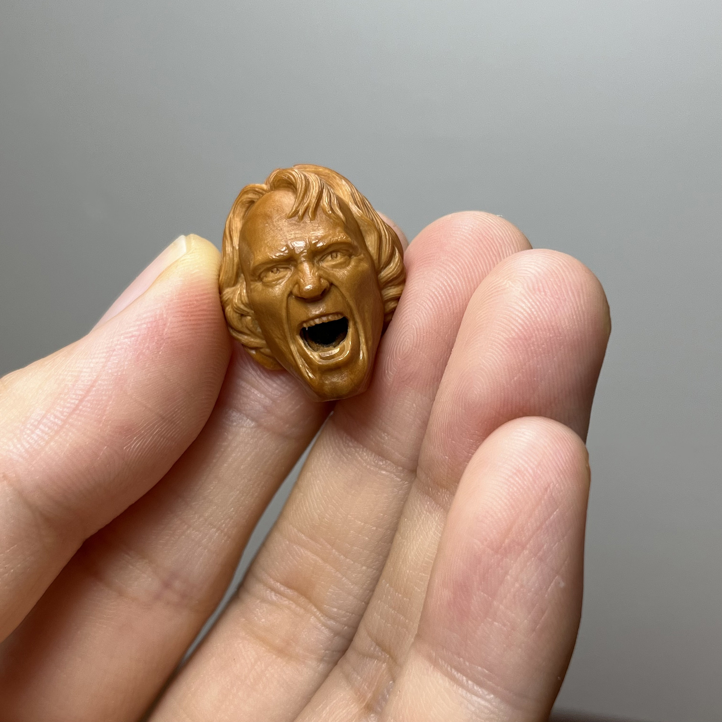 (Clown) One Object One Picture Spot Real Shot Olive Stone Purely Hand Carved