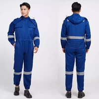 Ярко-синий комбинезон кислотно-основного цвета