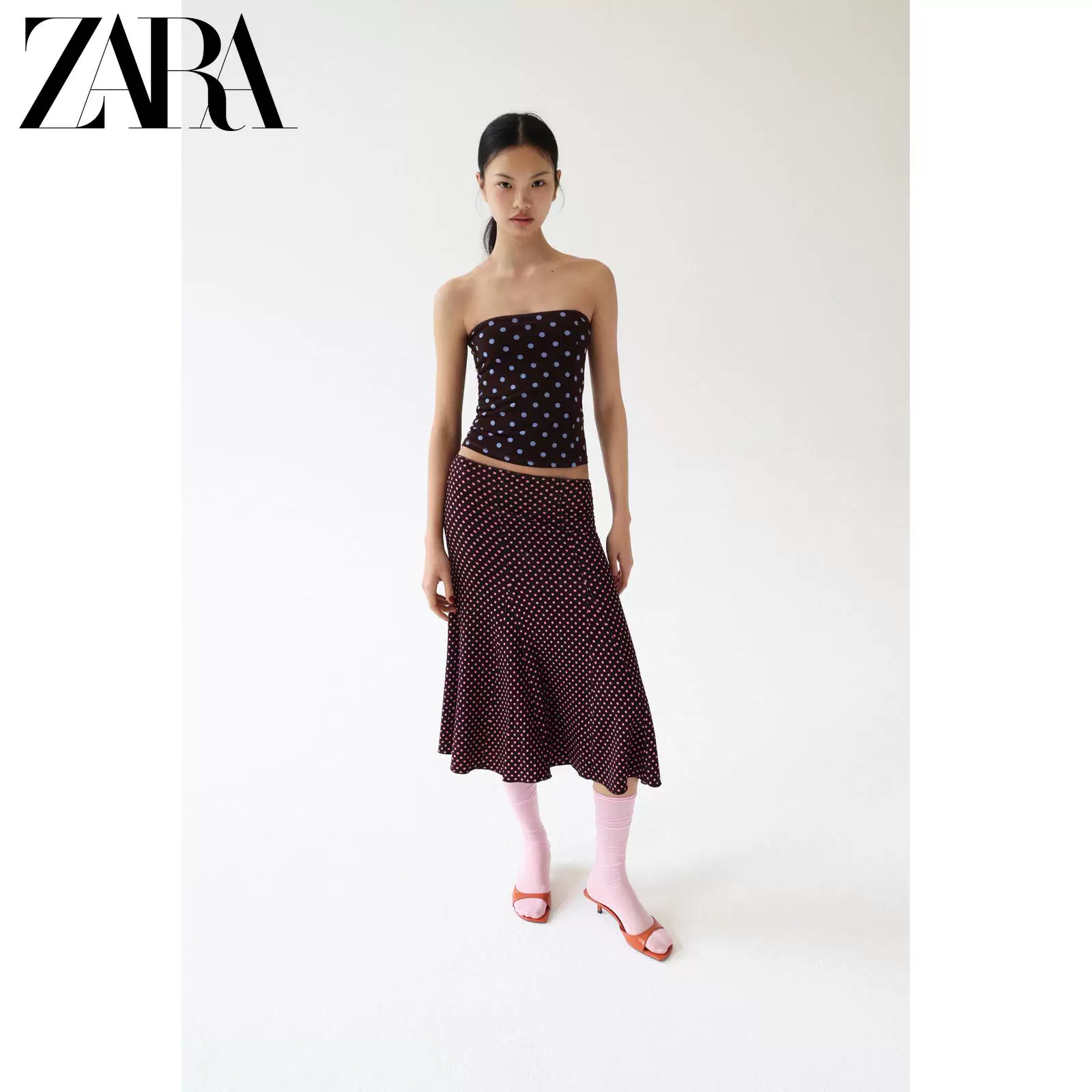 ZARA 2026 весна-лето новые поступления Женская прямая шея открытые плечи в горошек завёрнутый топ 0264029 700