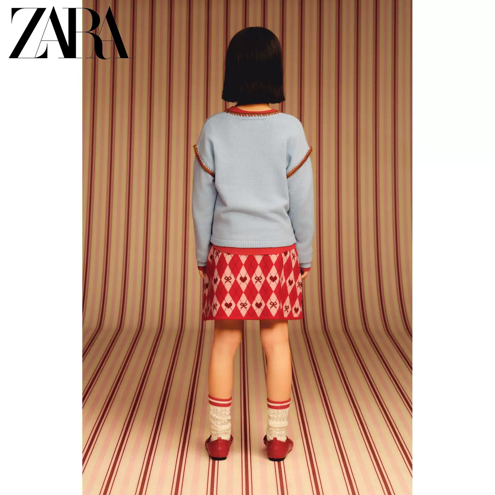ДЕТСКАЯ одежда ZARA на весну-лето 2026: вязаный свитшот с вышивкой для девочек 5536610 406