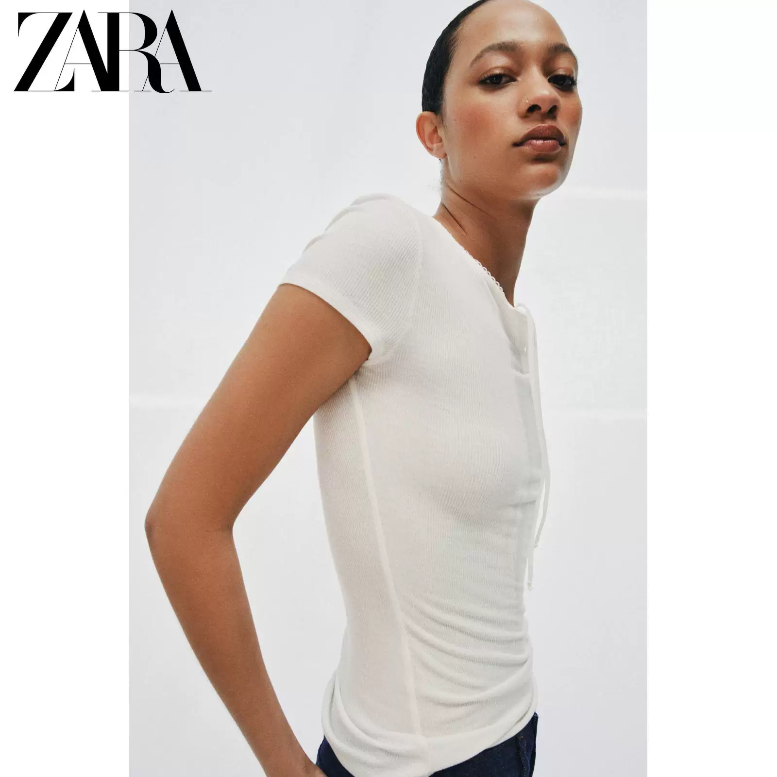 ЖЕНСКАЯ футболка с коротким рукавом и круглым вырезом ZARA 2026 весна-лето, slim, кнопки, маленький открытый воротник, модель 1223018