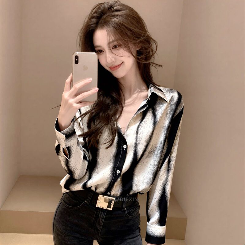 French Tie-Dye Shirt for Women, Long-Sleeved, Loose-Fitting, Versatile, Commuter-Style, Ink-Style Top French Tie-Dye Shirt for Women, Long-Sleeved, Loose-Fitting, Versatile, Commuter-Style, Ink-Style Top