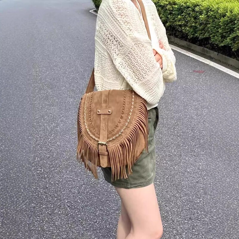 European and American Ethnic Style Niche Design Tassel Bag for Women, Autumn New Style, Bohemian Retro Saddle Bag, Versatile Crossbody Bag