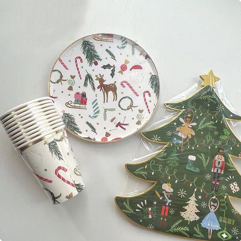 Handmade Christmas Themed Party Disposable Set Christmas Atmosphere Decoration Paper Plate Decoration