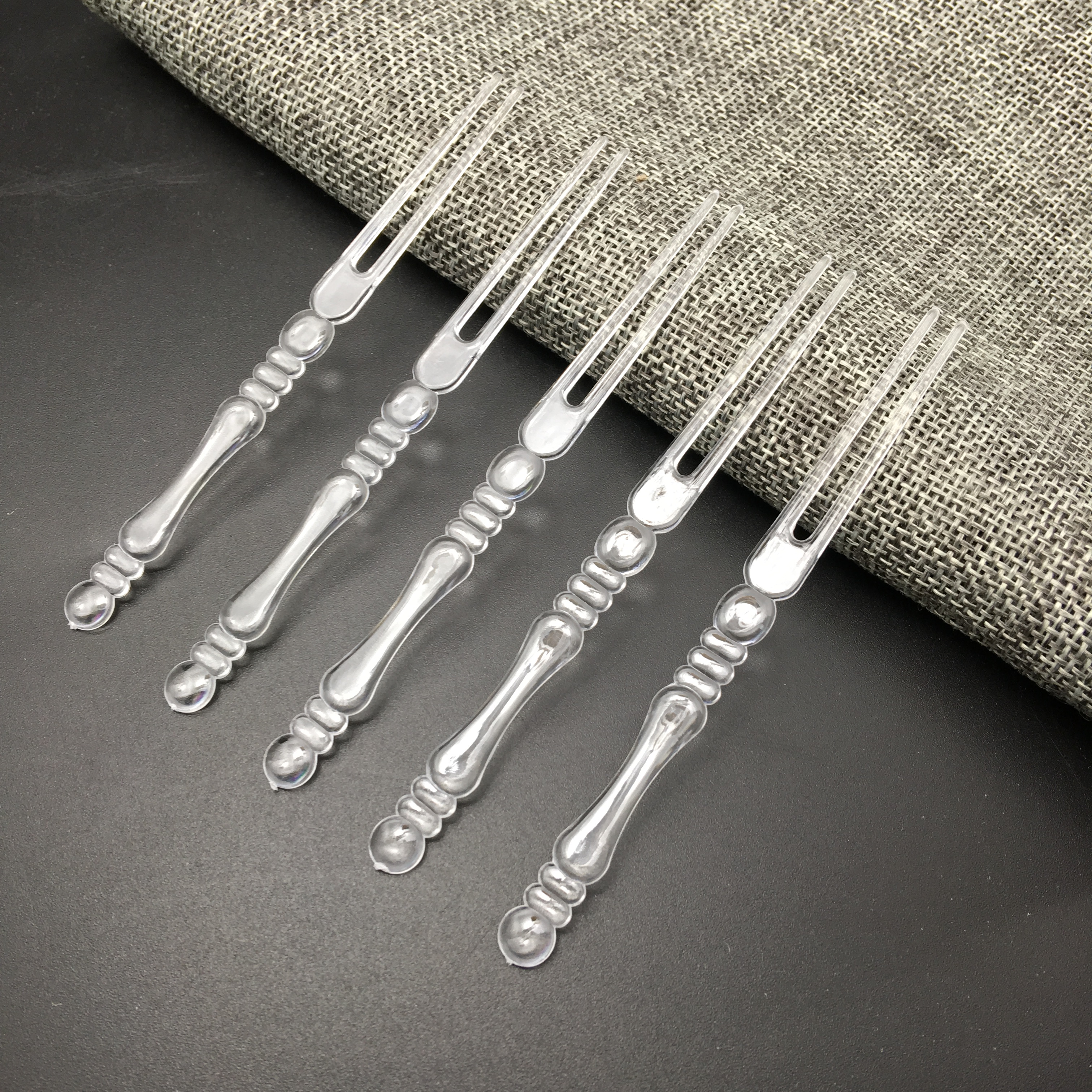 Fruit fork picnic disposable plastic fork independently packaged fruit sign snack fork bamboo fork disposable fruit fork