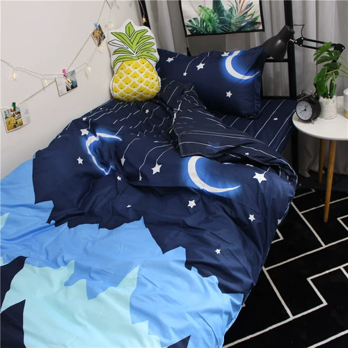 Три набора студенческих общежитий людей в верхнем и нижнем железе -рабочие, рукава спальни и наборы матрасов