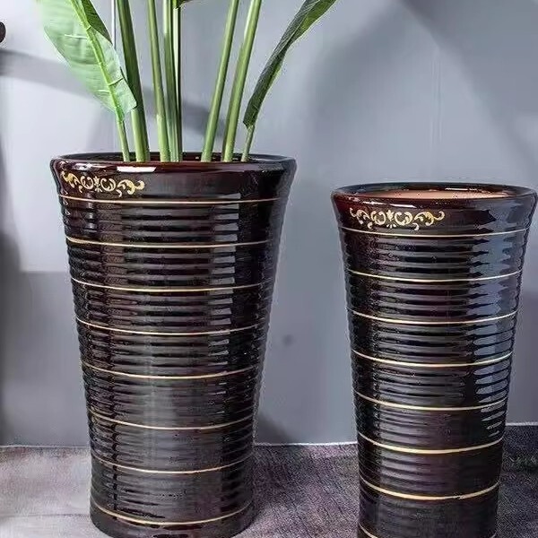 Extra-Large Tall Ceramic Flower Pot for Courtyard, Floor-Standing, Minimalist Style, Horizontal Stripe Design, Suitable for Money Tree, Lucky Tree, and Areca Palm Extra-Large Tall Ceramic Flower Pot for Courtyard, Floor-Standing, Minimalist Style, Horizontal Stripe Design, Suitable for Money Tree, Lucky Tree, and Areca Palm