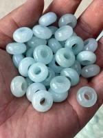 Имитация аквамарина, цвет один.