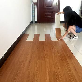 Wooden floor stickers are waterproof, non-slip, wear-resistant and flame retardant