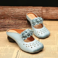 Xuân-Hè 2018 mới mang phong cách dân tộc da dày với một đôi sandal nữ Baotou và dép hoa mẹ dép retro - Dép dép cute