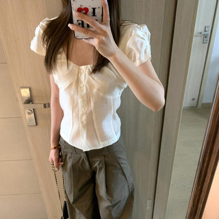 2026 New French-Style White Shirt with Asymmetrical Shoulder Design, Unique and Trendy Women's Summer Lightweight Short-Sleeve Shirt
