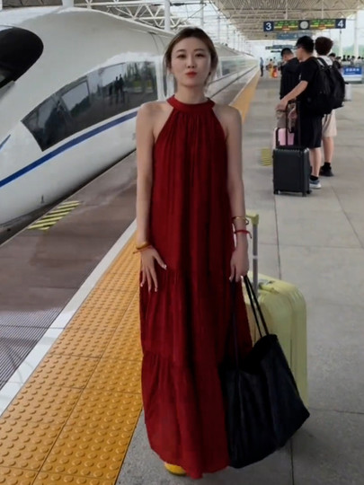 French Retro Red Sleeveless Halterneck Dress for Women, a Very Beautiful Summer Dress, a Long Dress with a Seaside Vacation Style