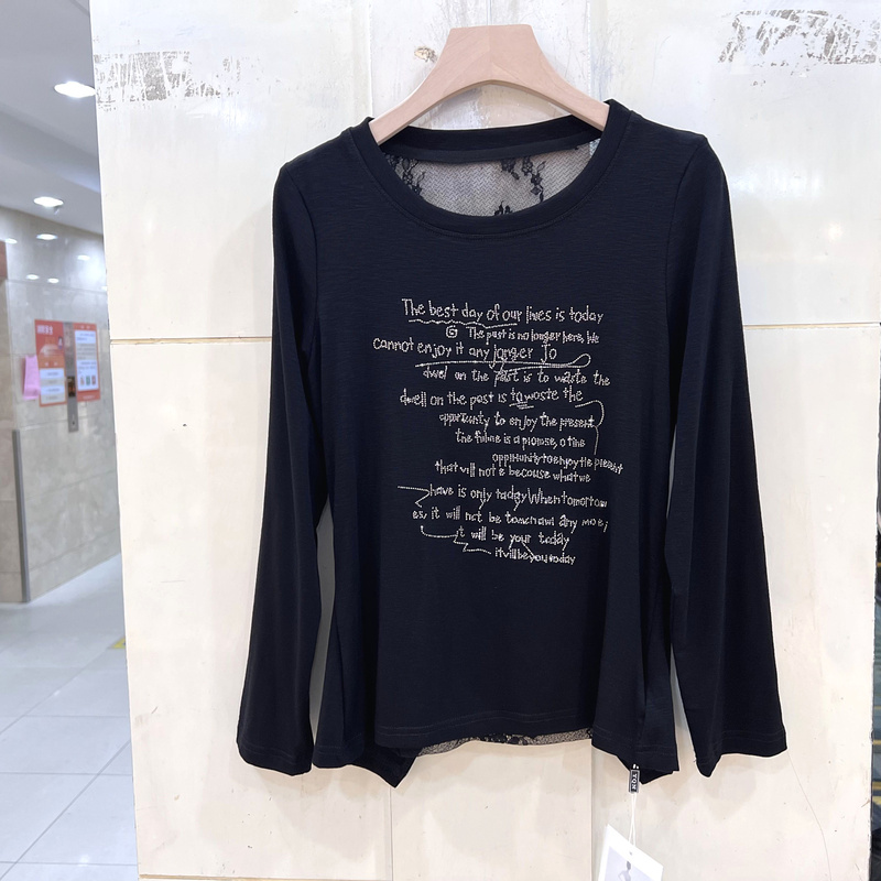 Yaqina Q022 Fashionable Versatile Rhinestone Lettered Back See-Through Bow Lace T-Shirt Top 2026 Autumn Collection Yaqina Q022 Fashionable Versatile Rhinestone Lettered Back See-Through Bow Lace T-Shirt Top 2026 Autumn Collection